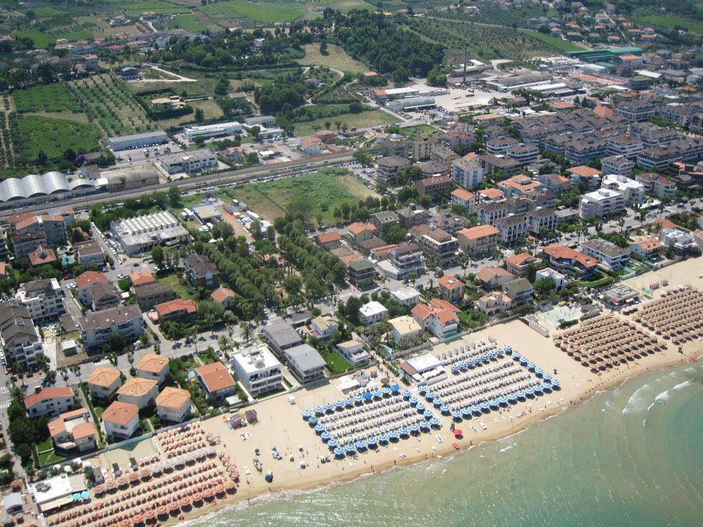 Holiday Dreams Apartment Francavilla Al Mare Exterior foto